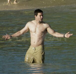 Mark Wahlberg shirtless vidcaps