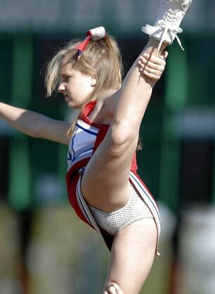 Young womans cheerleaders during